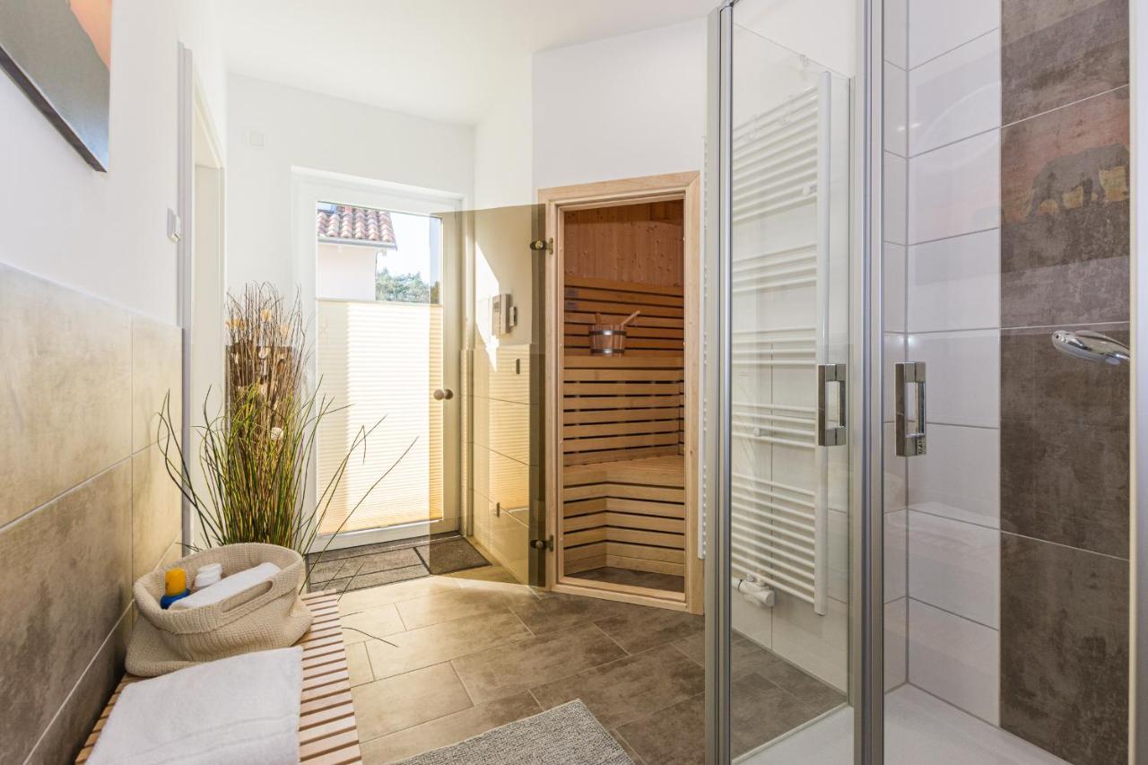 5 Sterne Ferienhaus Direkt Am See Mit Sauna-Kamin-Garten Krakow am See Ngoại thất bức ảnh
