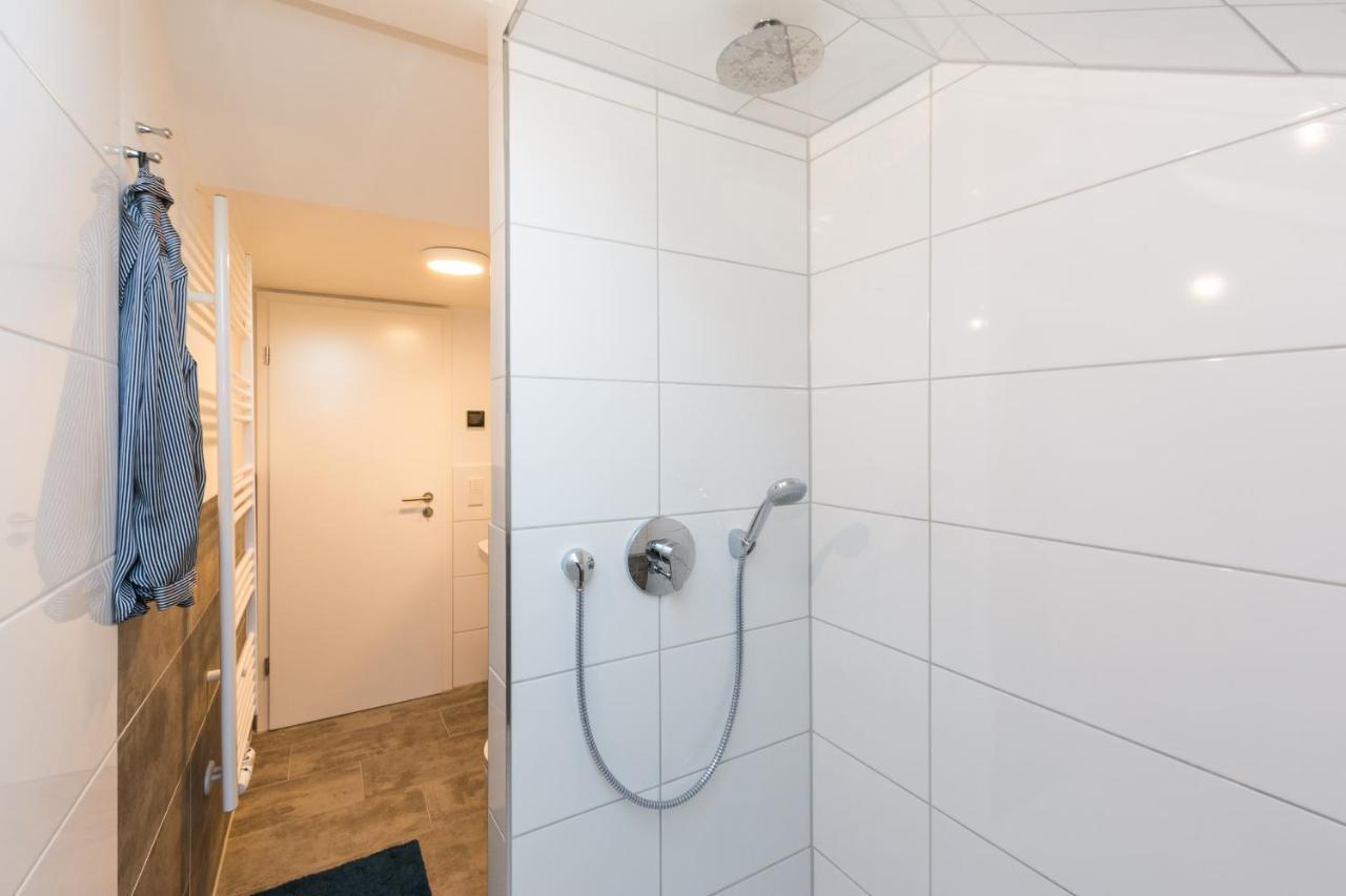 5 Sterne Ferienhaus Direkt Am See Mit Sauna-Kamin-Garten Krakow am See Ngoại thất bức ảnh
