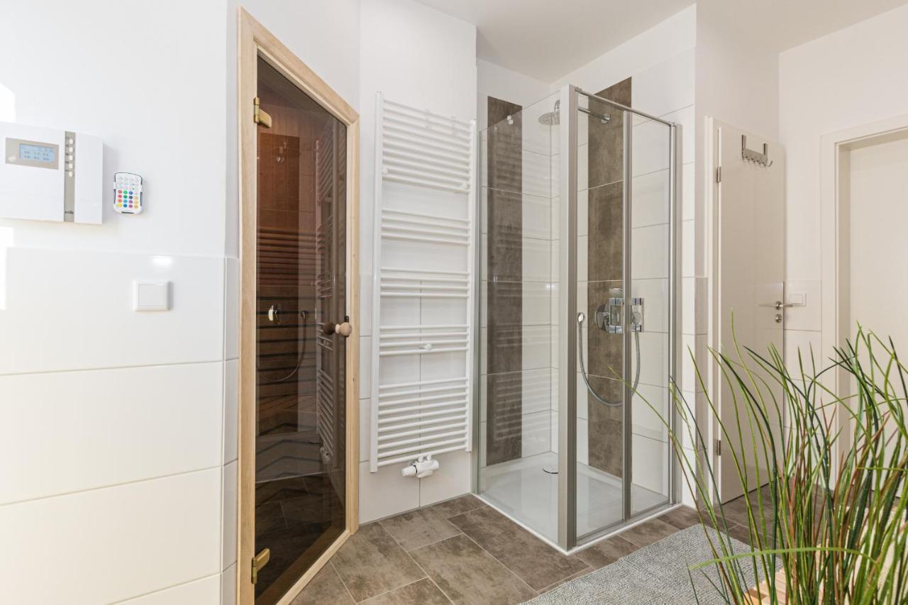 5 Sterne Ferienhaus Direkt Am See Mit Sauna-Kamin-Garten Krakow am See Ngoại thất bức ảnh